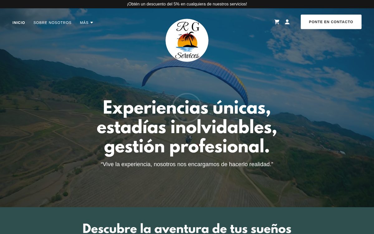 Vista de escritorio del sitio RG Services: portada con parapente sobre las montañas de Costa Rica
